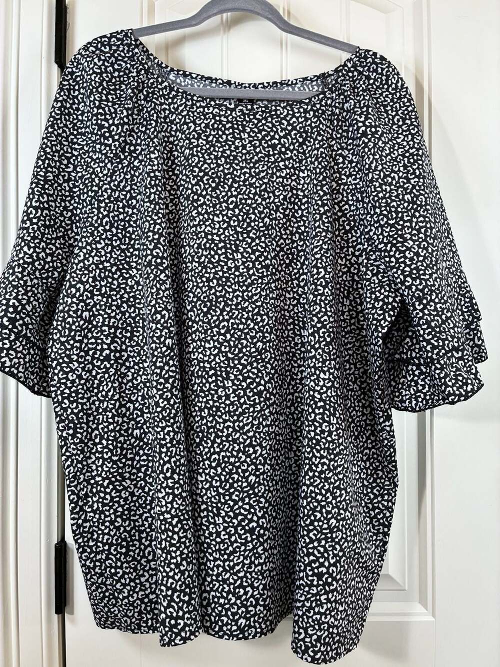 Finjani Black And White Leopard Print Blouse Size 3XL